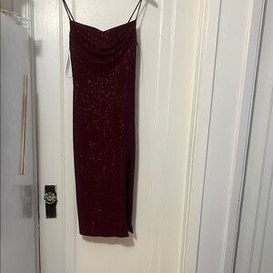 Elegant Burgundy Spaghetti Strap Dress